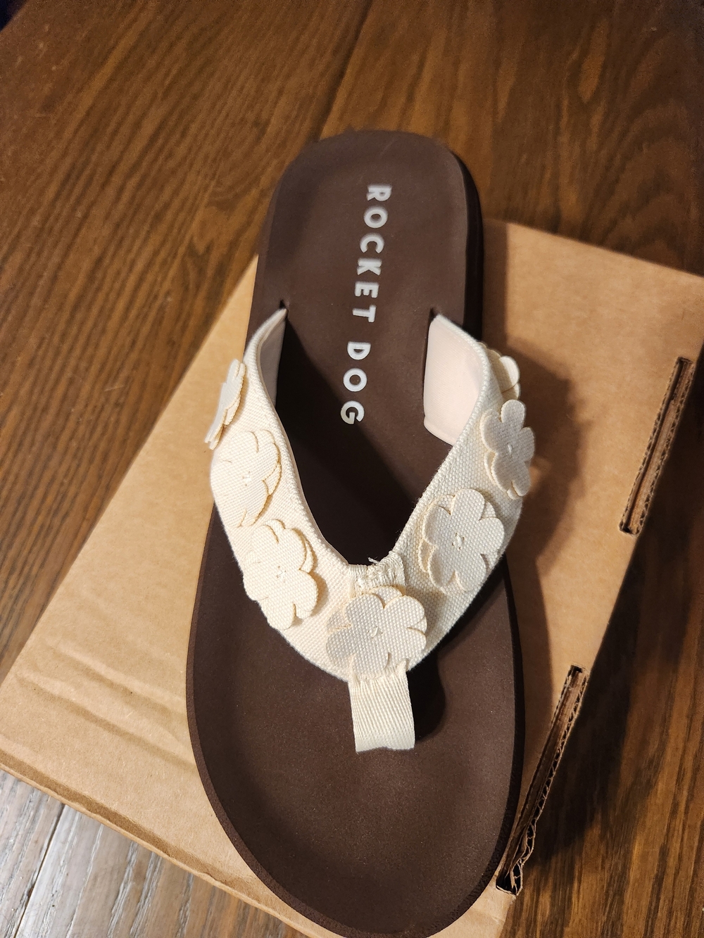Rocket Dog Cream Floral Appliqué Flip Flop Sandal